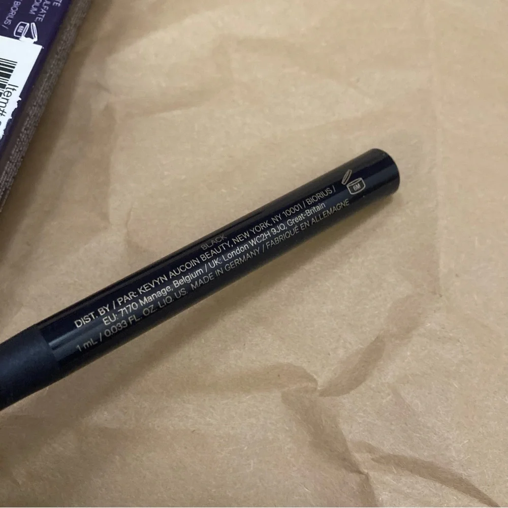 Kevyn aucoin eyeliner